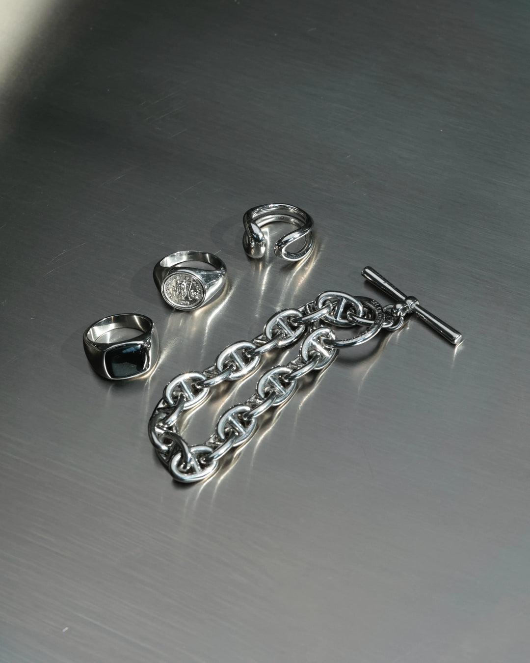 アクセサリーの変色を防ぐ方法｜長くきれいに使うためのケア対策