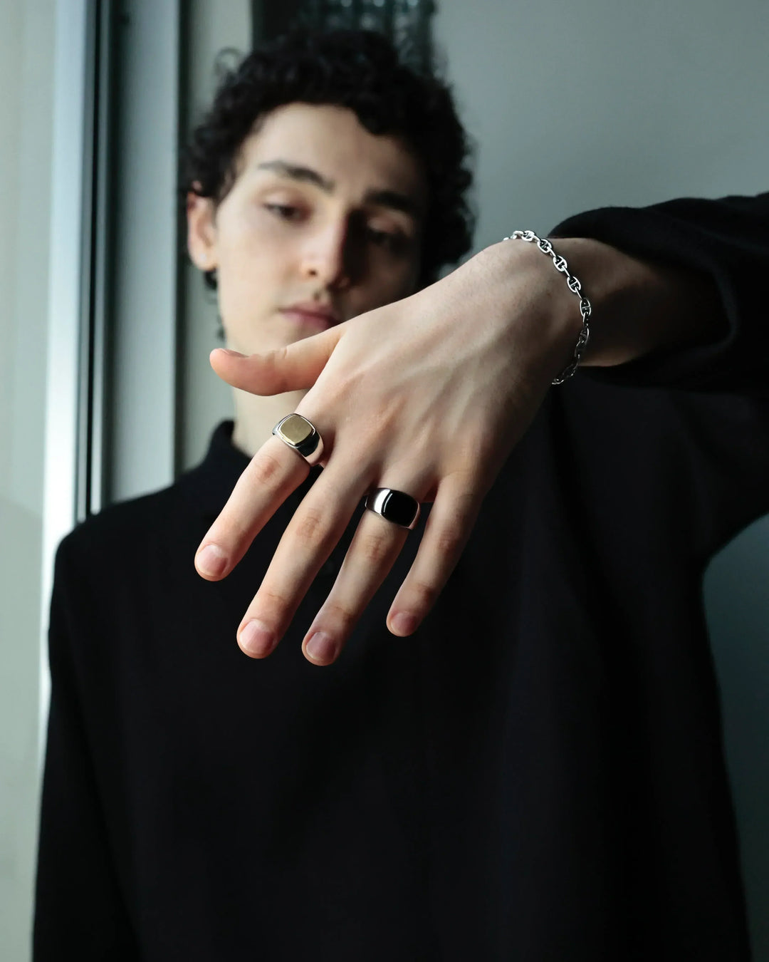 メンズリングのサイズ測り方｜自宅で簡単に測る方法と注意点