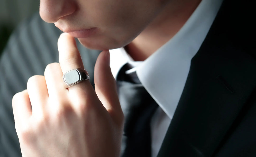 仕事で使えるメンズアクセサリーとは？ビジネスシーンで失敗しない選び方